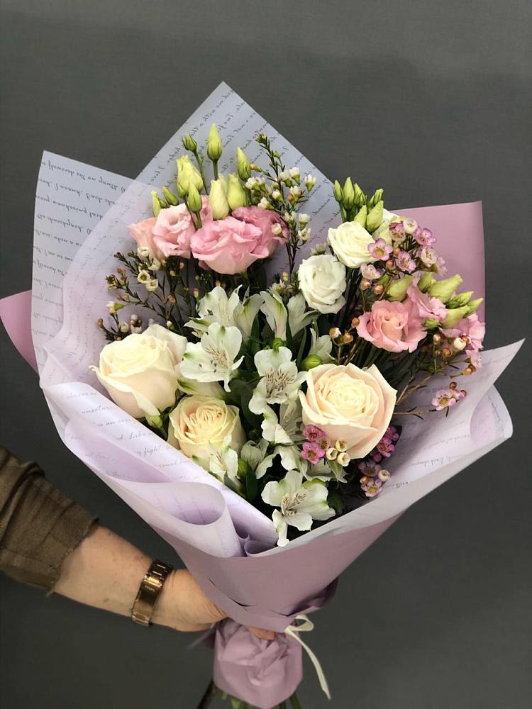 Букет цветов из: Альстромерии, Розы и Лизиантусы в Базарный Сызган