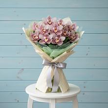 Букет цветов из:  Орхидеи и Розы в Базарный Сызган