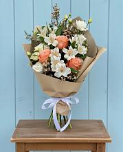 Букет цветов из:  Альстромерии, Лизиантусы, Розы и Хризантемы в Базарный Сызган