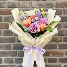 Букет цветов из:  Лизиантусы и Розы в Базарный Сызган